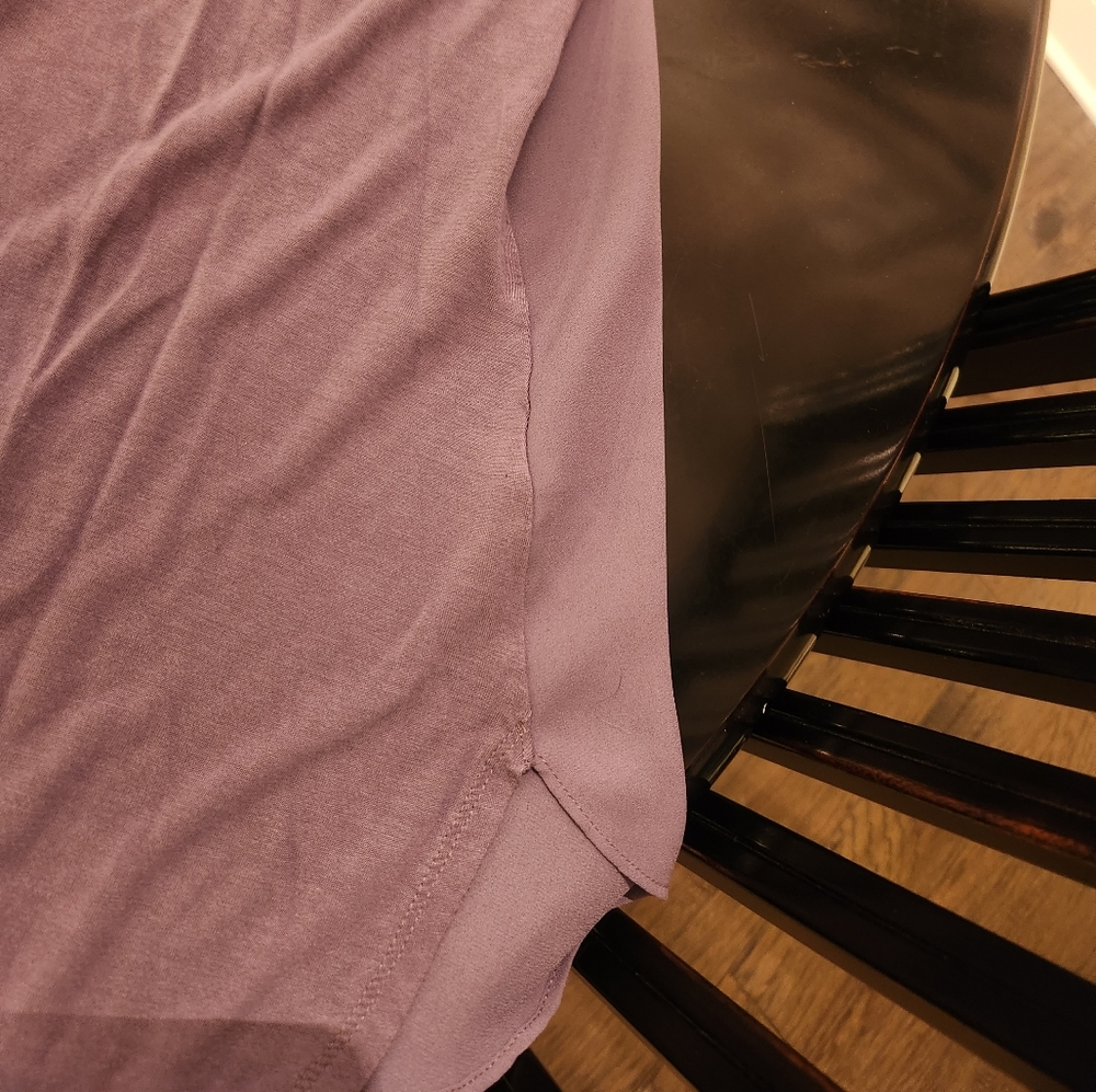(2) LOFT sleeveless shirts - Picture 10 of 10